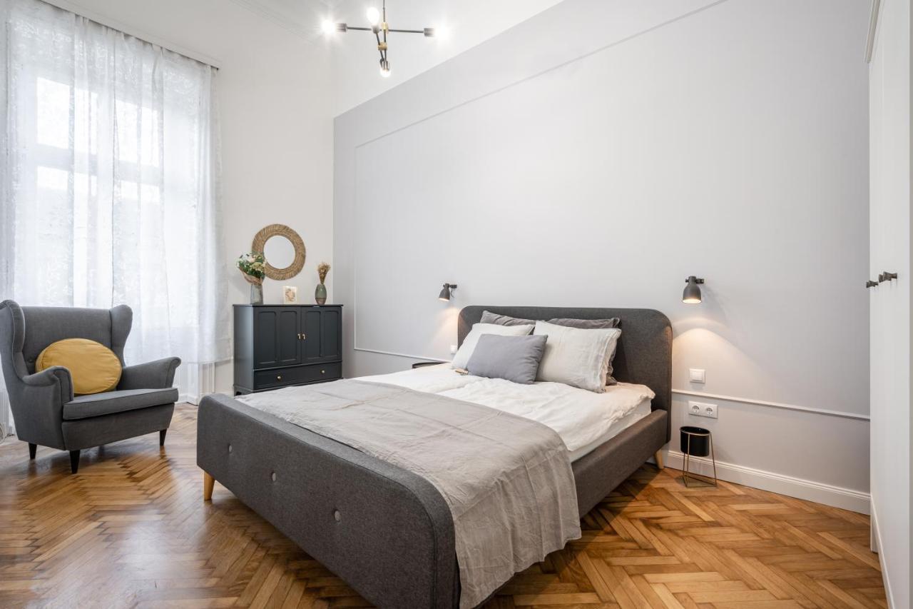 Atmos Glare Apartment بودابست المظهر الخارجي الصورة